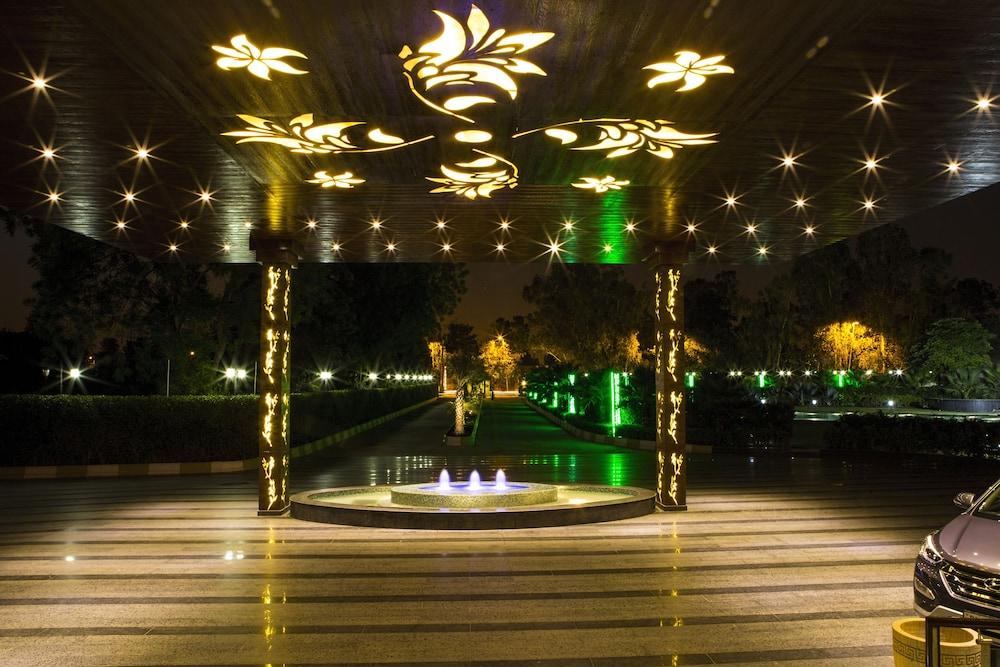 Atrio by Devam Otel Gurgaon Dış mekan fotoğraf