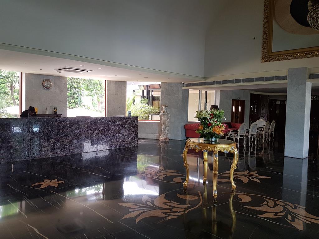 Atrio by Devam Otel Gurgaon Dış mekan fotoğraf