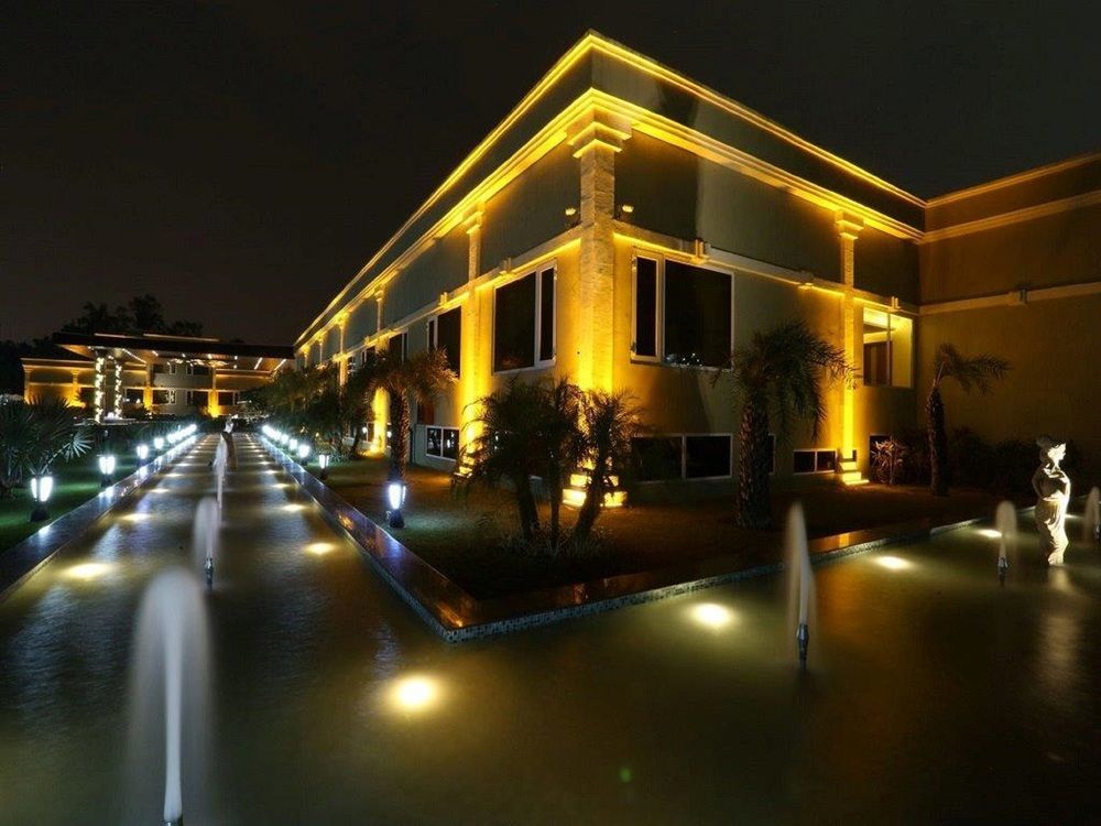 Atrio by Devam Otel Gurgaon Dış mekan fotoğraf