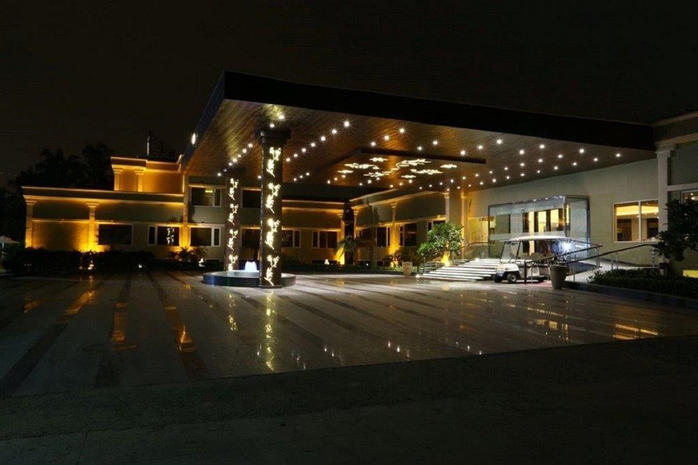 Atrio by Devam Otel Gurgaon Dış mekan fotoğraf