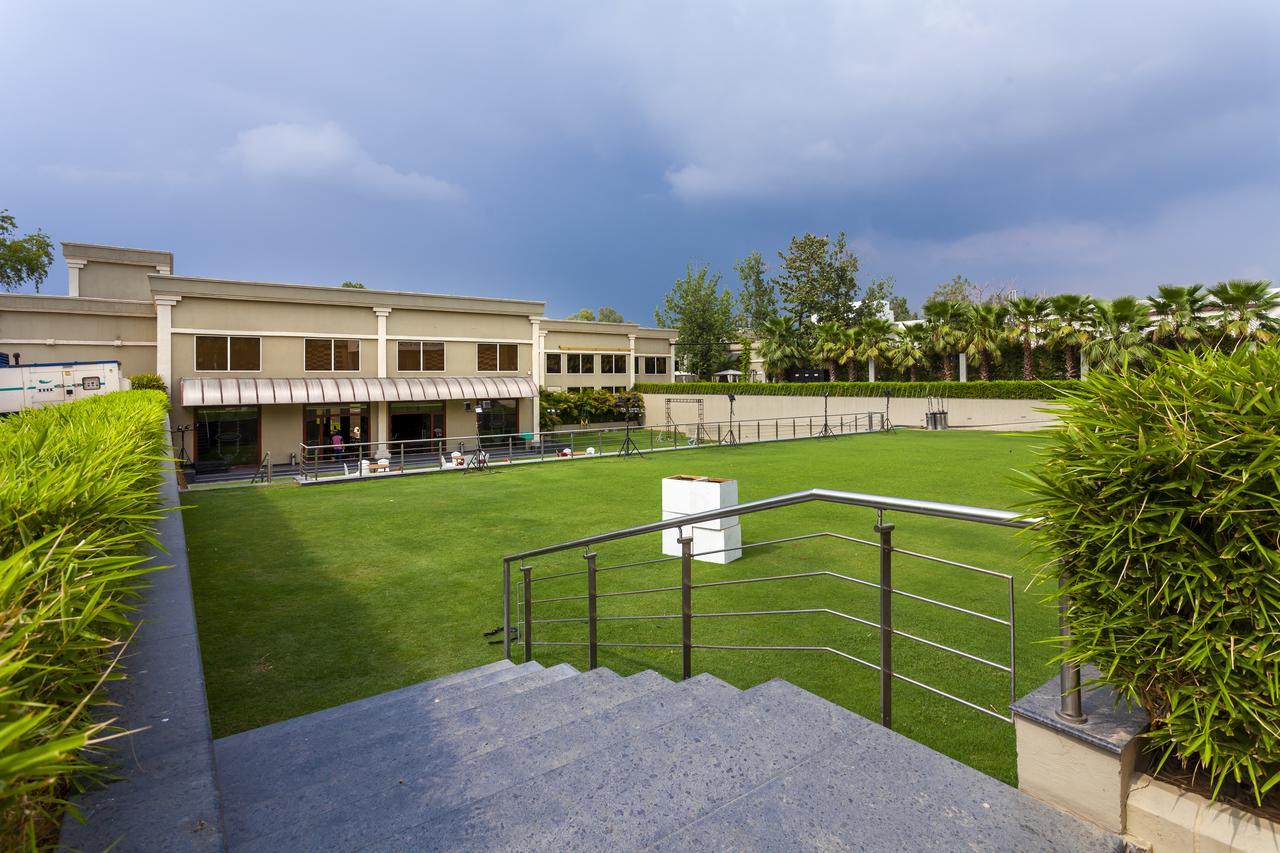 Atrio by Devam Otel Gurgaon Dış mekan fotoğraf